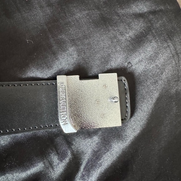 Louis Vuitton belt - Picture 5 of 7